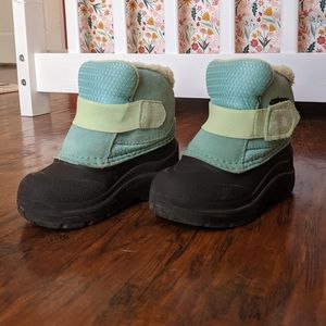 North face Toddler Waterproof boots size 7
